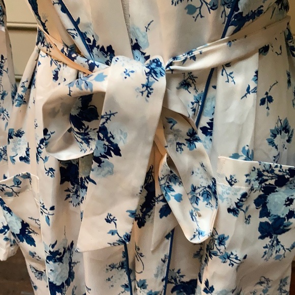 NWT Rachel Parcell Blue Floral Print Satin Robe - Picture 5 of 7
